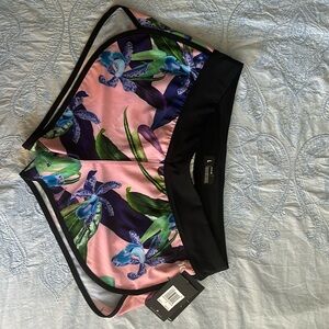 Hurley Phantom woman’s swim pull over shorts